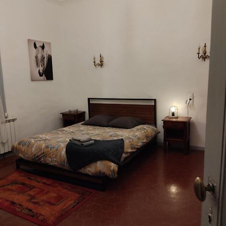 Experience Unique Dans Un Lieu Magique Hotel Vergeze Luaran gambar