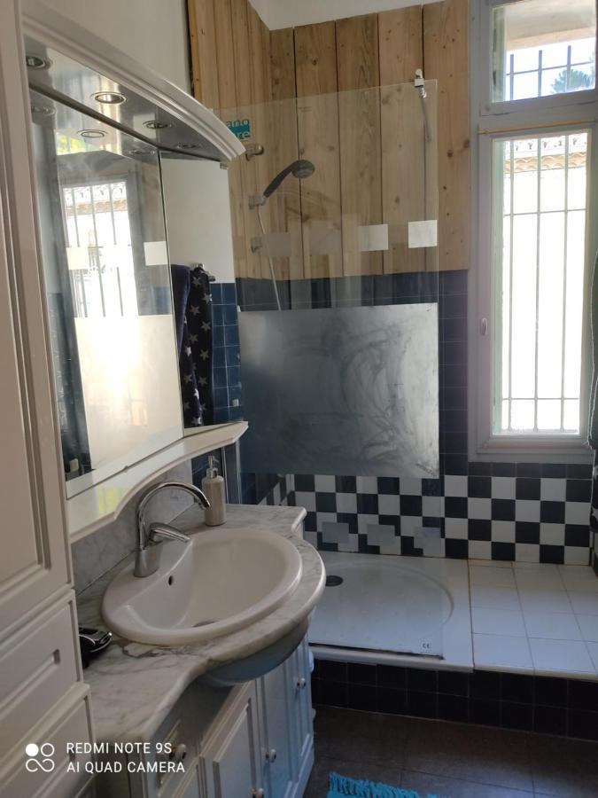 Experience Unique Dans Un Lieu Magique Hotel Vergeze Luaran gambar
