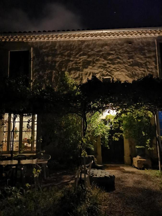 Experience Unique Dans Un Lieu Magique Hotel Vergeze Luaran gambar