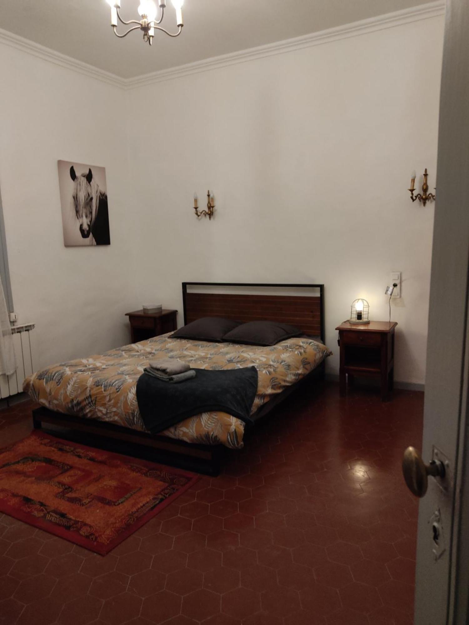 Experience Unique Dans Un Lieu Magique Hotel Vergeze Luaran gambar